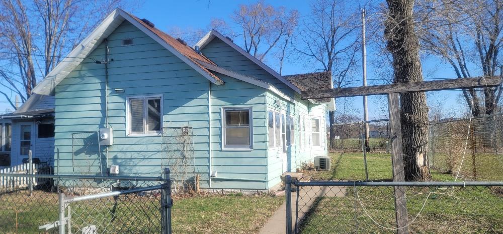 1377 West 3rd Street Winona, MN 55987 - Photo 2 of 3