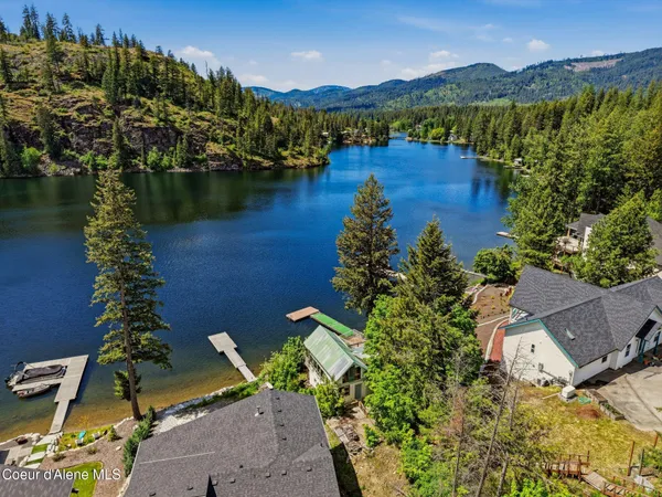 $590,000 | 24305 North Lakeview Boulevard, Rathdrum, ID 83858