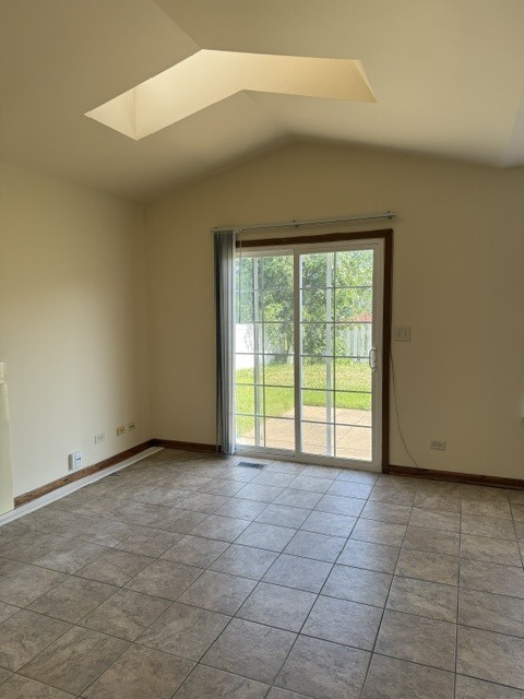 1260 Trinity Drive Carol Stream, IL 60188 - Photo 9 of 16