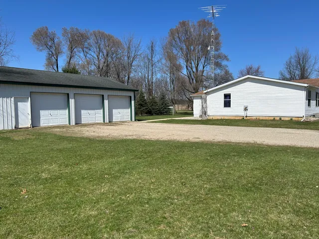 $240,000 | 59178 Nora Drive, Colon, MI 49040