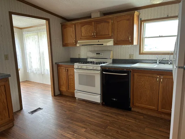 $240,000 | 59178 Nora Drive, Colon, MI 49040