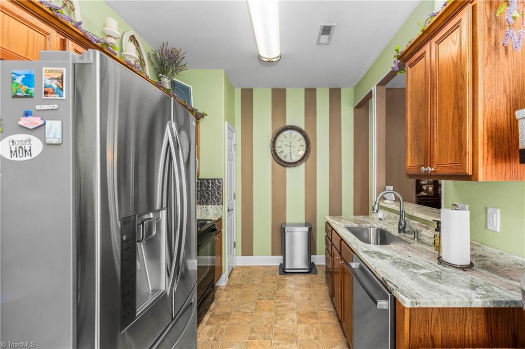 5780 Fox Ridge Lane Winston-Salem, NC 27104 - Photo 14 of 35 Kitchen