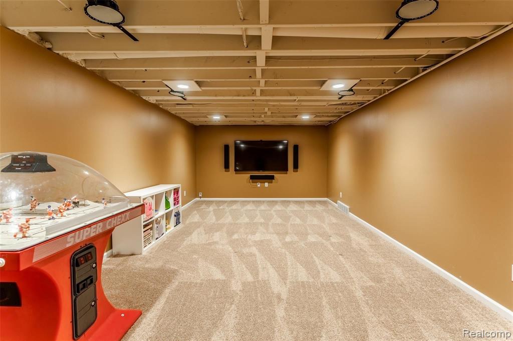 111 Denbar Road Bloomfield Hills, MI 48304 - Photo 33 of 43 Gallery Image 33