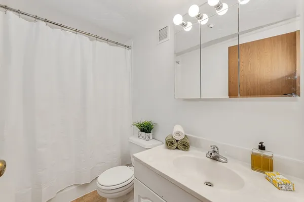 $450,000 | 175 Quincy Shore Drive, Unit B23, Quincy, MA 02171