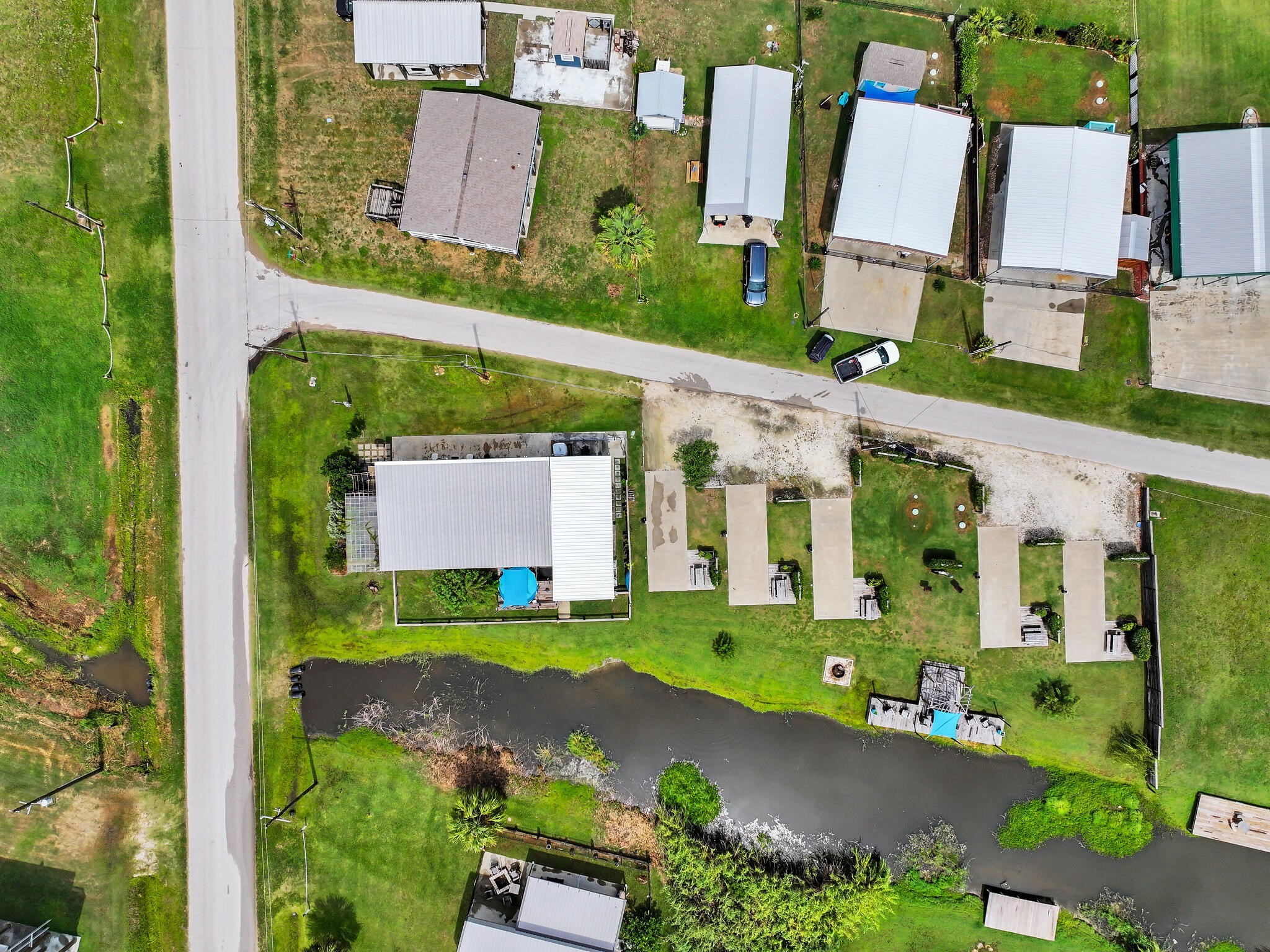 894-896 South Crystal Beach Road Crystal Beach, TX 77650 - Photo 3 of 40