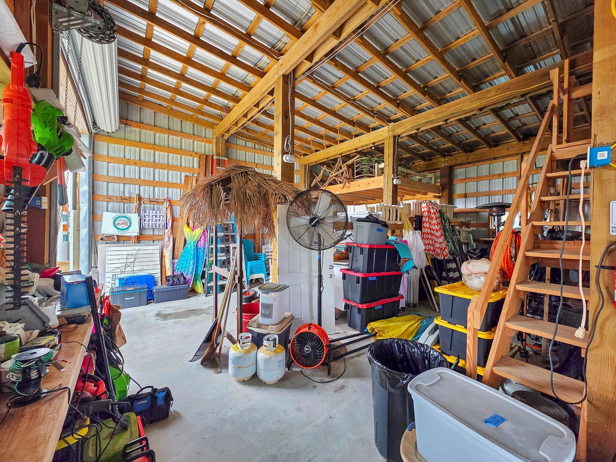 894-896 South Crystal Beach Road Crystal Beach, TX 77650 - Photo 36 of 40 a view of an outdoor space