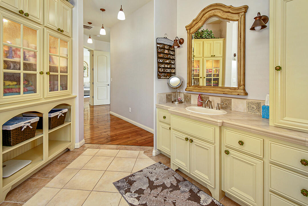 23658 Clover Spring Road Tehachapi, CA 93561 - Photo 22 of 60 dsc_2254-dsc_2255