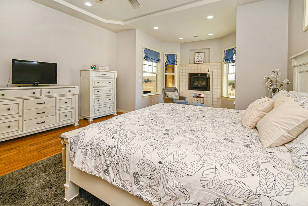 23658 Clover Spring Road Tehachapi, CA 93561 - Photo 23 of 60 dsc_2260-dsc_2262