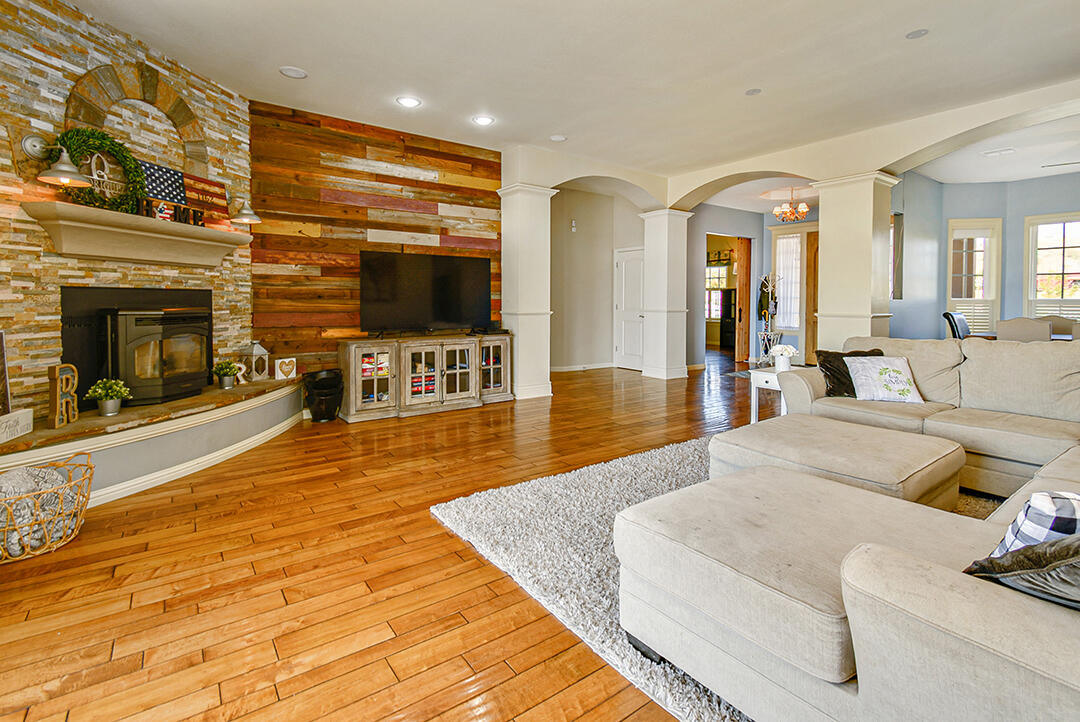 23658 Clover Spring Road Tehachapi, CA 93561 - Photo 30 of 60 dsc_2293-dsc_2297