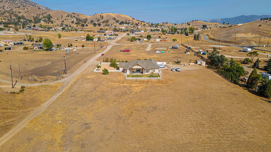 23658 Clover Spring Road Tehachapi, CA 93561 - Photo 6 of 60 DJI_0686