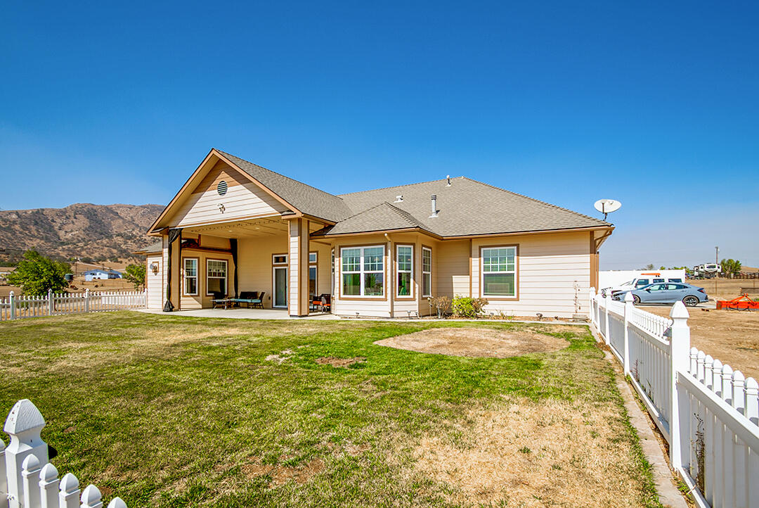23658 Clover Spring Road Tehachapi, CA 93561 - Photo 55 of 60 DSC_2456-HDR