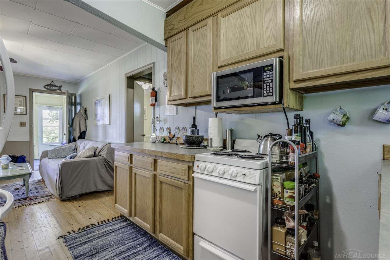 4489 Lakeshore Road Lexington, MI 48450 - Photo 14 of 38 50017909-13.JPG