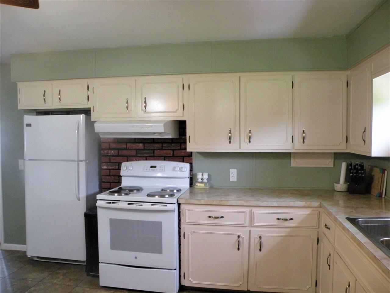 5108 South Reed Road Durand, MI 48429 - Photo 5 of 26 50075823-4.JPG