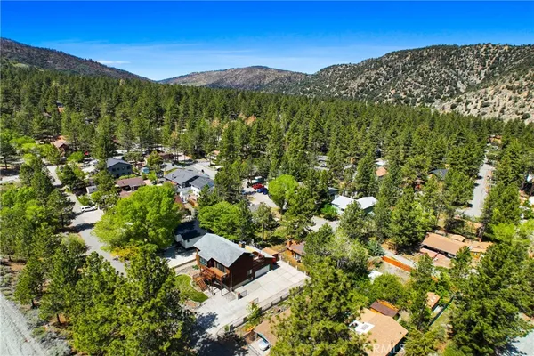 $525,000 | 1880 Blackbird Road, Wrightwood, CA 92397