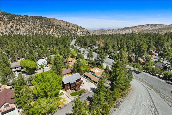 $525,000 | 1880 Blackbird Road, Wrightwood, CA 92397