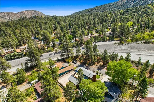 $525,000 | 1880 Blackbird Road, Wrightwood, CA 92397