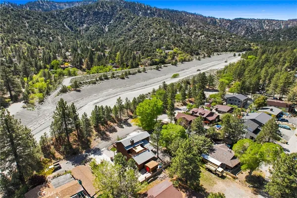 $525,000 | 1880 Blackbird Road, Wrightwood, CA 92397
