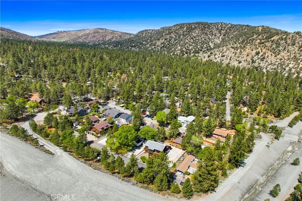 $525,000 | 1880 Blackbird Road, Wrightwood, CA 92397