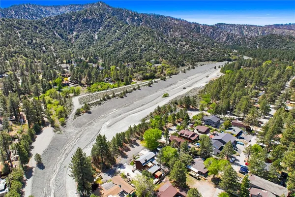 $525,000 | 1880 Blackbird Road, Wrightwood, CA 92397