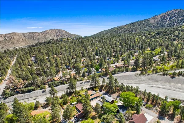 $525,000 | 1880 Blackbird Road, Wrightwood, CA 92397