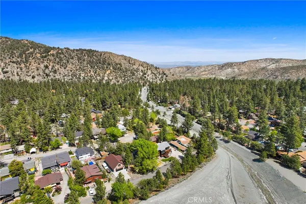$525,000 | 1880 Blackbird Road, Wrightwood, CA 92397