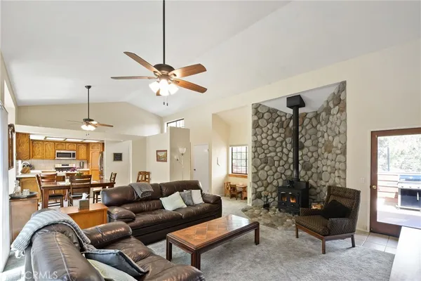 $525,000 | 1880 Blackbird Road, Wrightwood, CA 92397