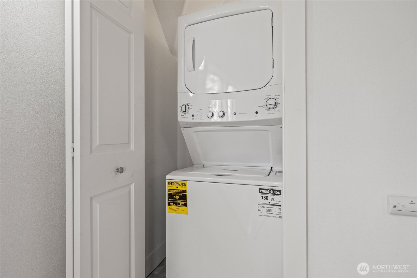 910 North 74th Street Seattle, WA 98103 - Photo 21 of 25