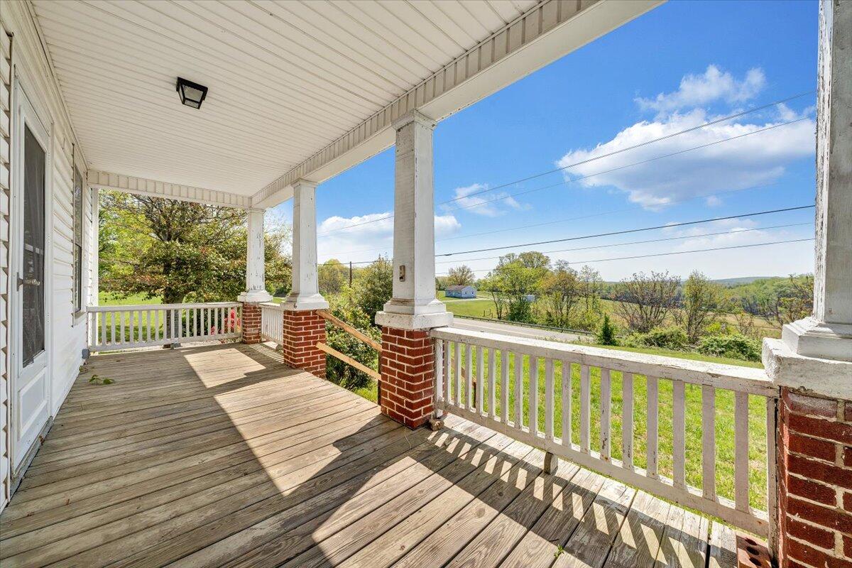 12173 Moneta Road Moneta, VA 24121 - Photo 5 of 86 03-MIB00693