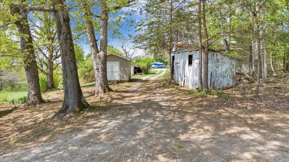 12173 Moneta Road Moneta, VA 24121 - Photo 62 of 86 60-DJI_20250418121720_0115_D