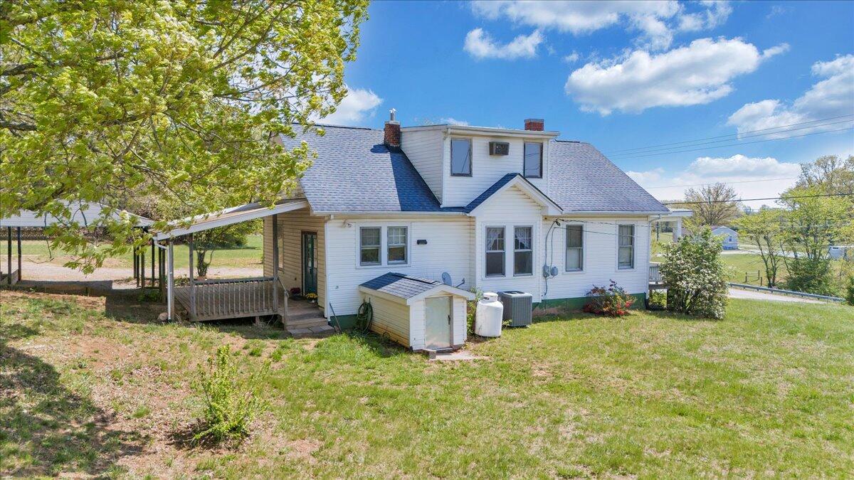 12173 Moneta Road Moneta, VA 24121 - Photo 66 of 86 68-DJI_20250418121827_0119_D
