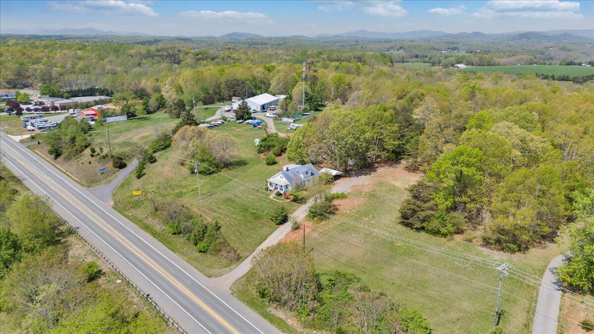 12173 Moneta Road Moneta, VA 24121 - Photo 78 of 86 80-DJI_20250418121616_0111_D