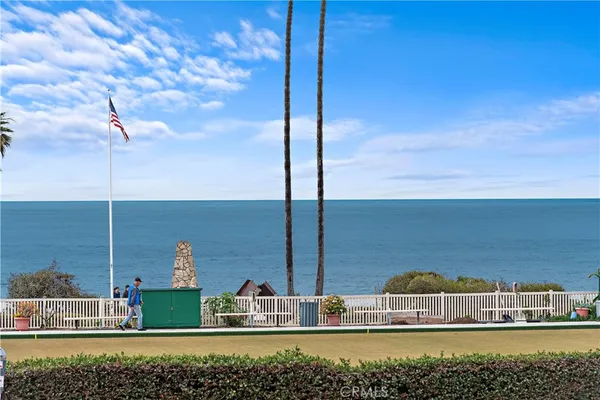 $7,995 | 462 Cliff Drive, Unit 1, Laguna Beach, CA 92651