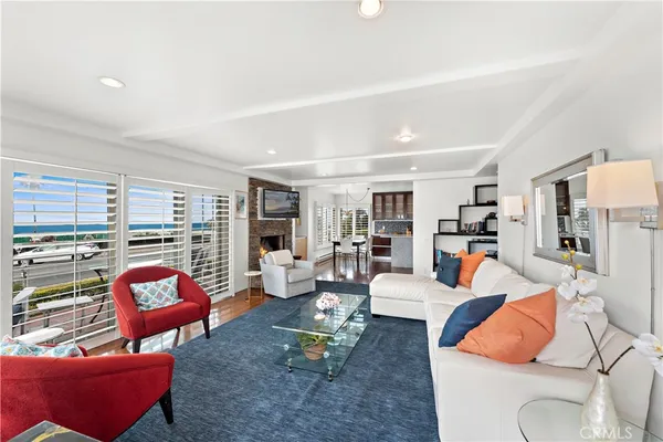 $7,995 | 462 Cliff Drive, Unit 1, Laguna Beach, CA 92651