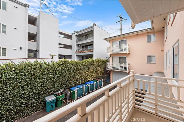 $7,995 | 462 Cliff Drive, Unit 1, Laguna Beach, CA 92651