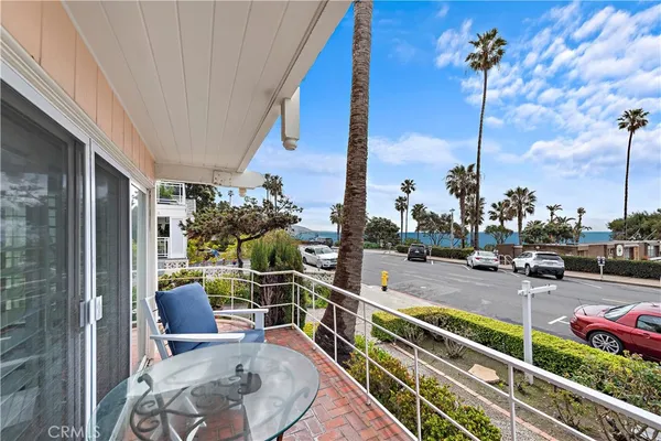 $7,995 | 462 Cliff Drive, Unit 1, Laguna Beach, CA 92651