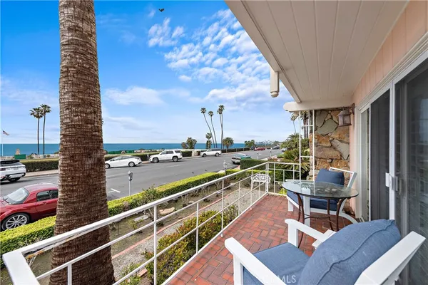 $7,995 | 462 Cliff Drive, Unit 1, Laguna Beach, CA 92651