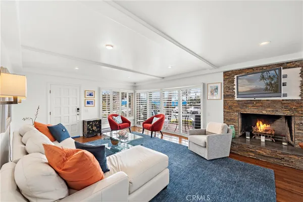 $7,995 | 462 Cliff Drive, Unit 1, Laguna Beach, CA 92651