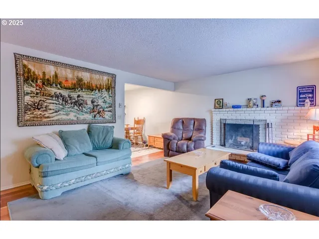 $450,000 | 15557 East Burnside Street, Portland, OR 97233