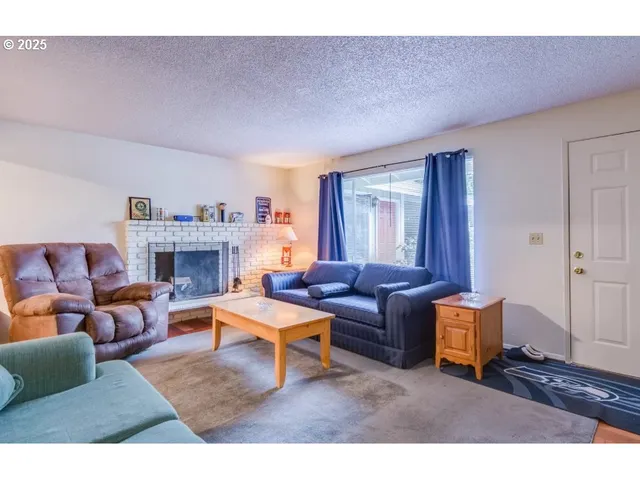 $450,000 | 15557 East Burnside Street, Portland, OR 97233