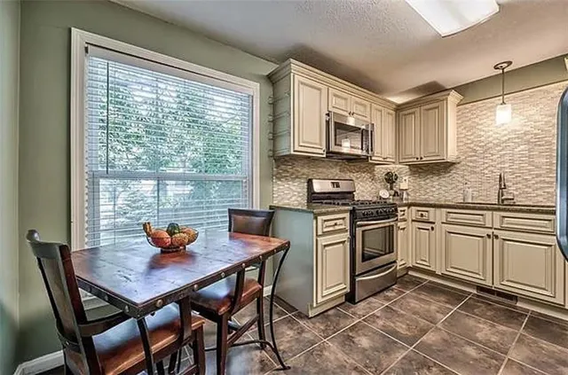 $435,000 | 6739 Roe Avenue, Prairie Village, KS 66208