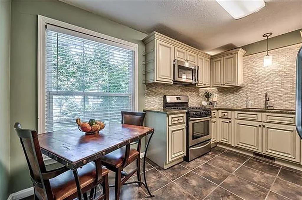 6739 Roe Avenue Prairie Village, KS 66208 - Photo 2 of 4