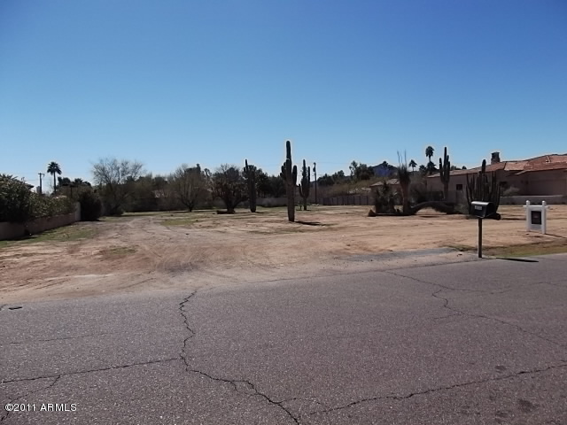 7027 East Sunnyvale Road, Unit 23 Paradise Valley, AZ 85253 - Photo 1 of 5 Front view