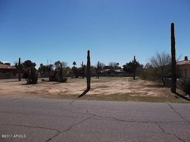 7027 East Sunnyvale Road, Unit 23 Paradise Valley, AZ 85253 - Photo 2 of 5 Front view