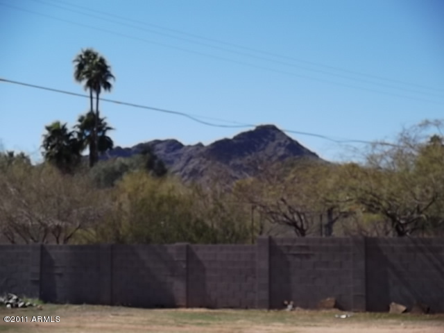 7027 East Sunnyvale Road, Unit 23 Paradise Valley, AZ 85253 - Photo 3 of 5 Gorgeous mountain views
