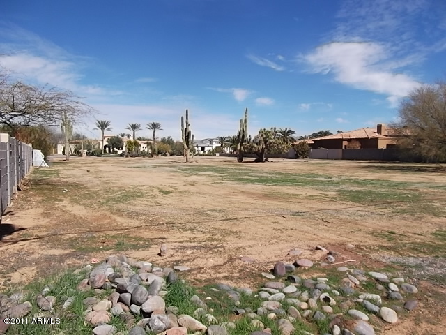 7027 East Sunnyvale Road, Unit 23 Paradise Valley, AZ 85253 - Photo 5 of 5 Rear view