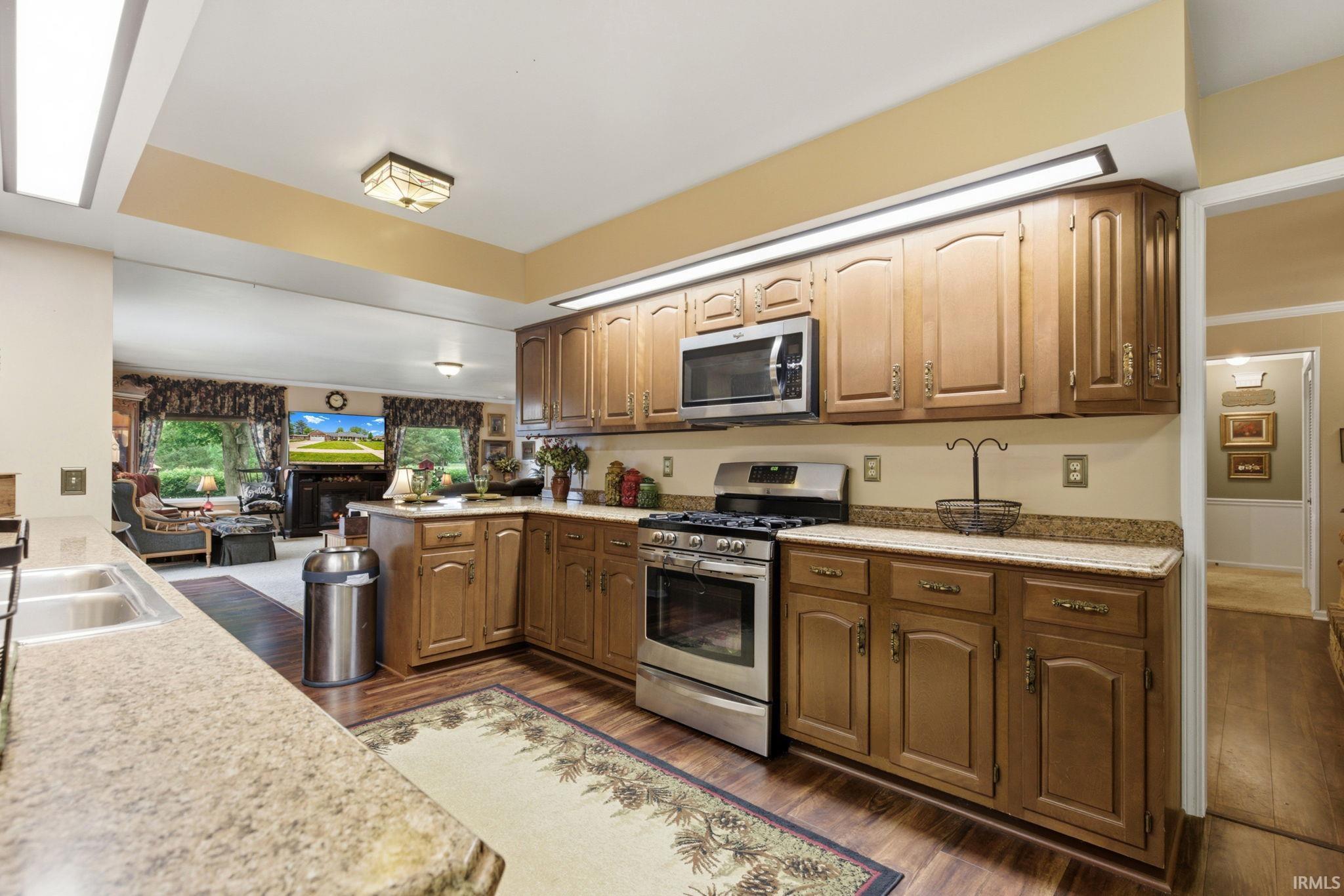 1811 North Hawthorne Road Marion, IN 46952 - Photo 9 of 36