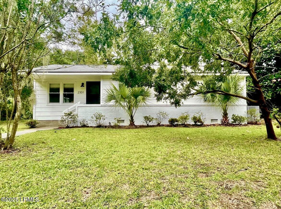 2301 State Rd S-7-386 Beaufort, SC 29902 - Photo 2 of 30 1 exterior front Langhorne