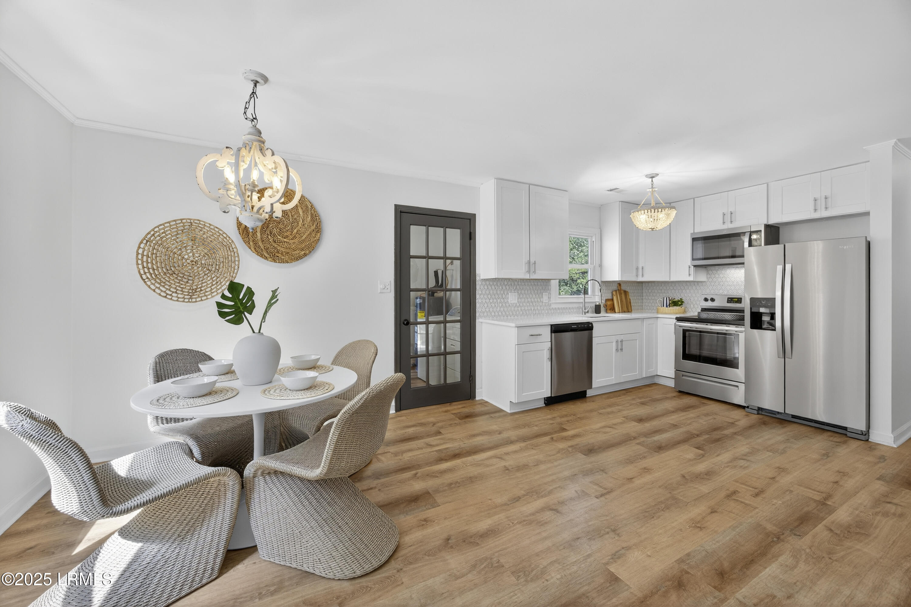 2301 State Rd S-7-386 Beaufort, SC 29902 - Photo 5 of 30 dining and kitchen Langhorne