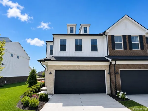 $459,990 | 5576 East Spaniel Drive, Ann Arbor, MI 48108