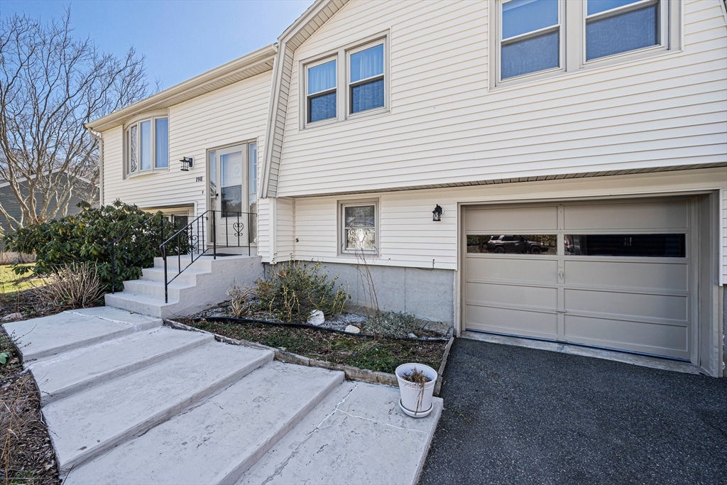 198 Corbett Road Stoughton, MA 02072 - Photo 3 of 42 Gallery Image 3